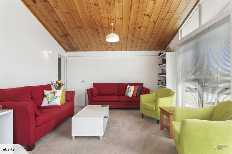 Photo of property in 2 Mahuta Road, Waitahanui, Taupo, 3378