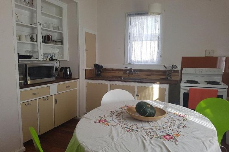 Photo of property in 10 Leicester Street, Patea, 4520