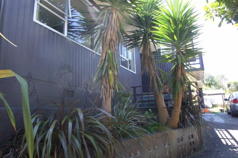 Photo of property in 17 Wonderview Road, Leigh, 0985