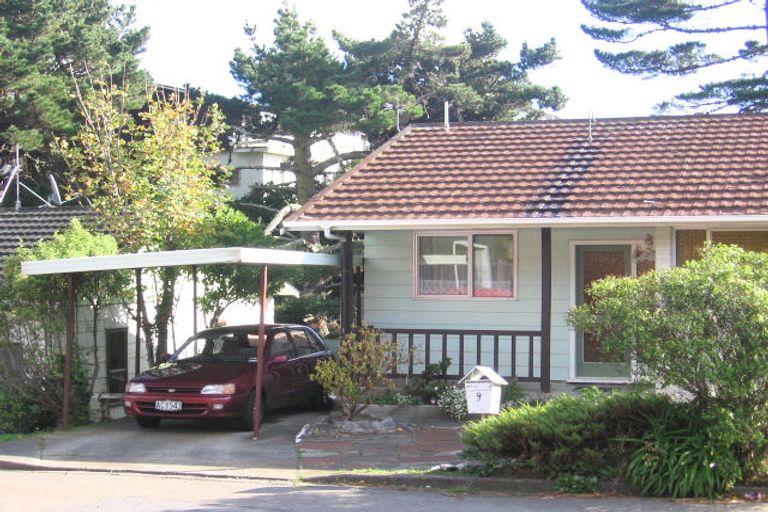 Photo of property in 9 Cyril Way, Paparangi, Wellington, 6037