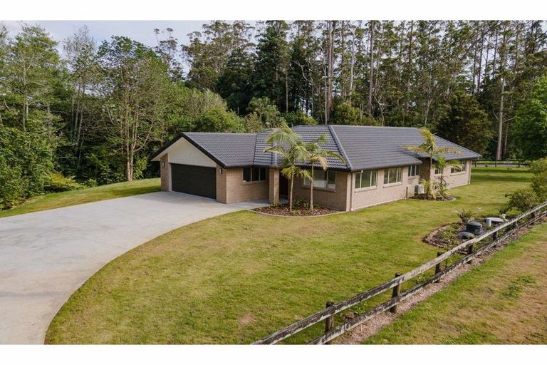 Photo of property in 9 Okura Drive, Kerikeri, 0230