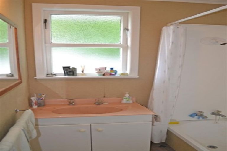 Photo of property in 2/57 Mere Road, Taupo, 3330