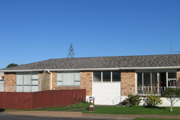 Photo of property in 1/26 Moana Avenue, Orewa, 0931