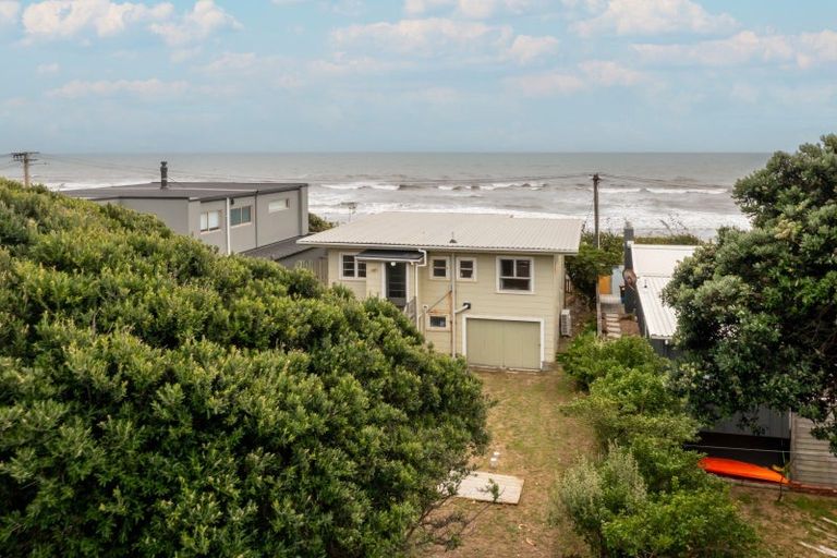 Photo of property in 120 The Parade, Paekakariki, 5034