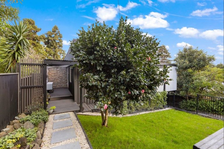 Photo of property in 220 Wade River Road, Wade Heads, Whangaparaoa, 0932