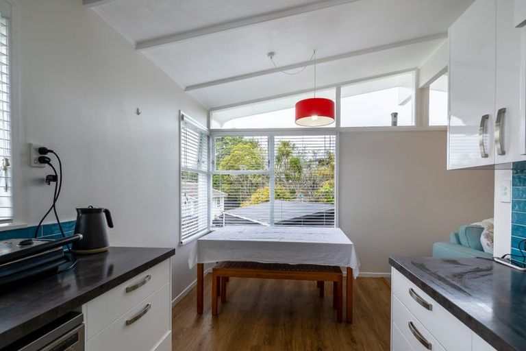 Photo of property in 190 Golf Road, Titirangi, Auckland, 0604