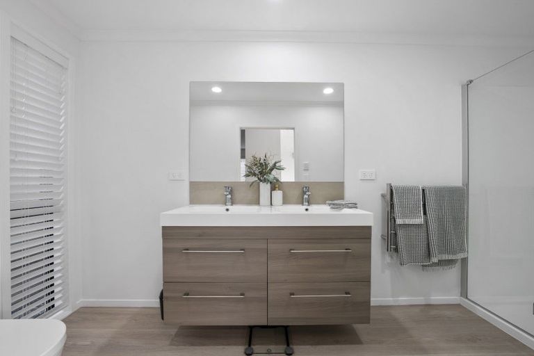 Photo of property in 11 Meadowbrook Place, Buckland, Pukekohe, 2677