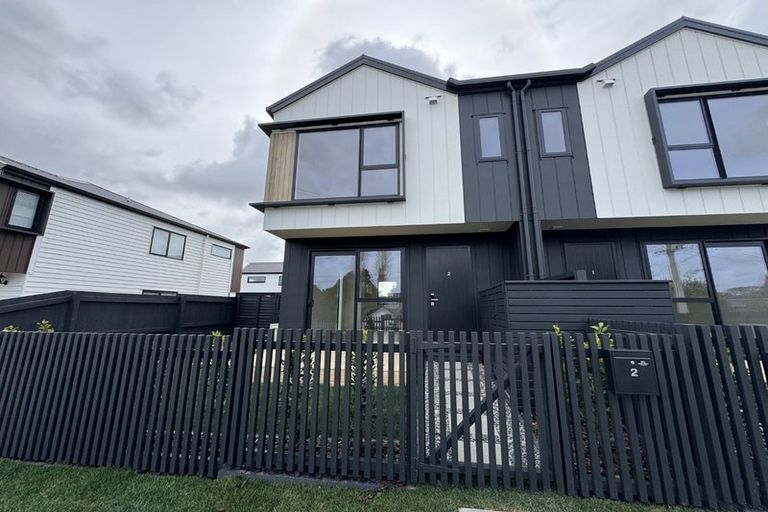 Photo of property in 2/131 Lancaster Road, Beach Haven, Auckland, 0626