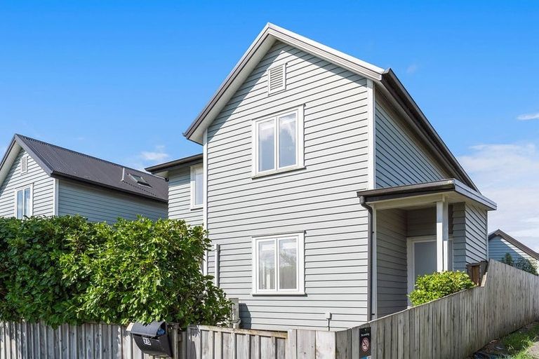 Photo of property in 75 Grove Road, Papakura, 2110