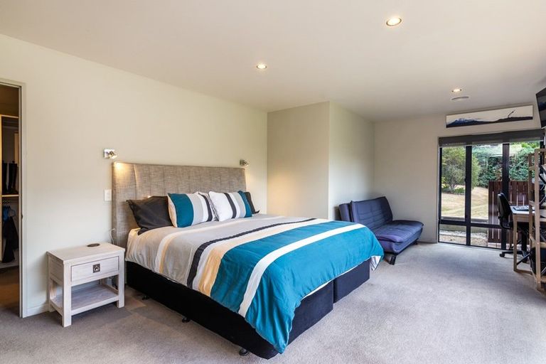 Photo of property in 400 Gillespie Place, Acacia Bay, Taupo, 3385