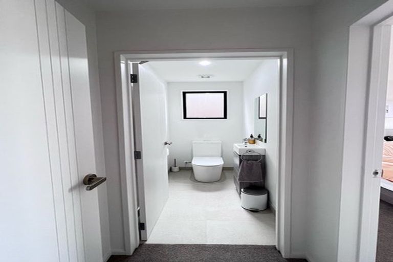 Photo of property in 7 Desalt Drive, Hobsonville, Auckland, 0616