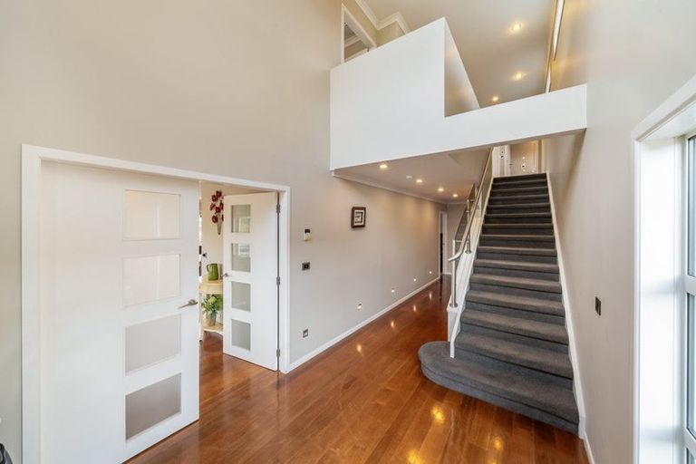 Photo of property in 43 Seymour Grove, Kingsley Heights, Upper Hutt, 5018