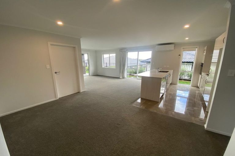 Photo of property in 2 Tangata Way, Omokoroa, 3114