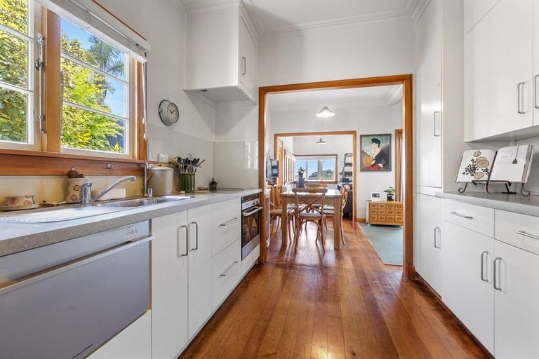 Photo of property in 26 Bonithon Avenue, Moturoa, New Plymouth, 4310