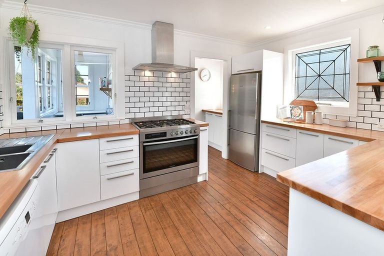 Photo of property in 43 Puriri Street, Helensville, 0800