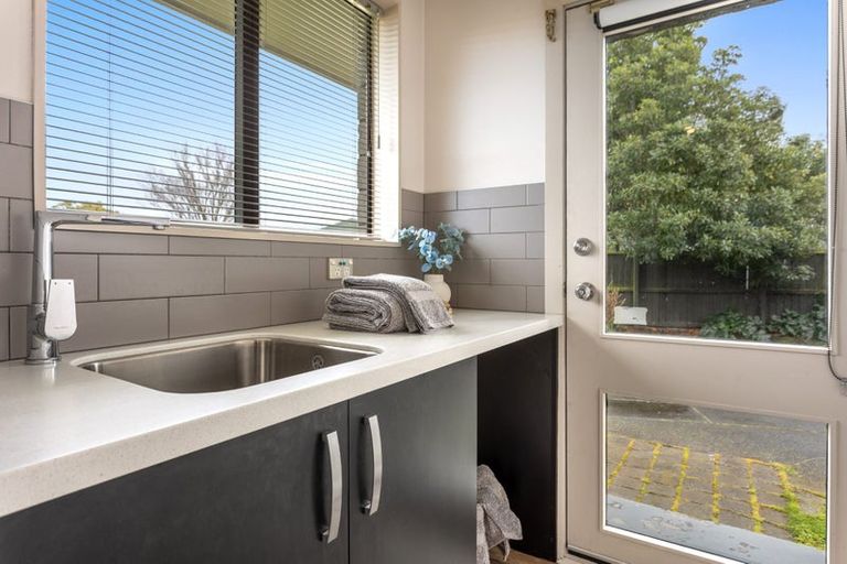 Photo of property in 14 Mckellar Place, Hornby, Christchurch, 8042