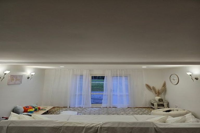 Photo of property in 17 Collingwood Road, Waiuku, 2123