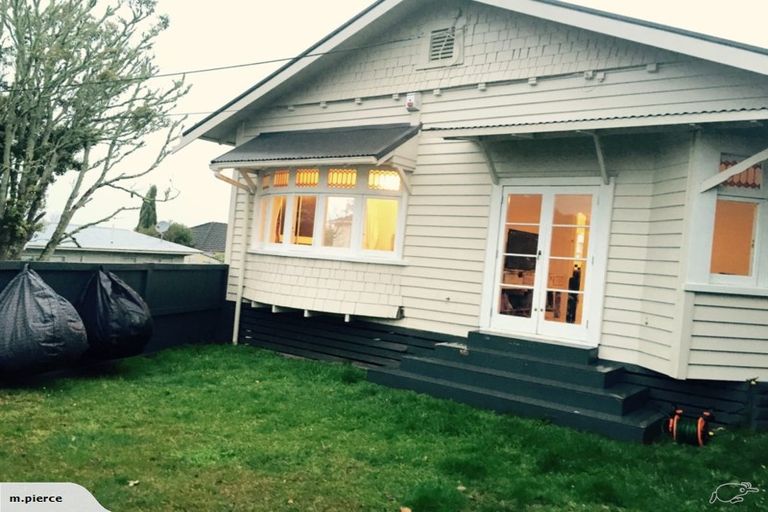 Photo of property in 1/194 Waimumu Road, Massey, Auckland, 0614