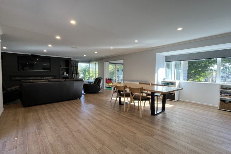 Photo of property in 10 Surrey Crescent, Hokowhitu, Palmerston North, 4410