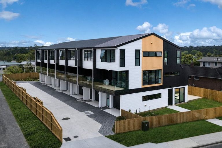 Photo of property in 1/36 Longburn Road, Henderson, Auckland, 0610