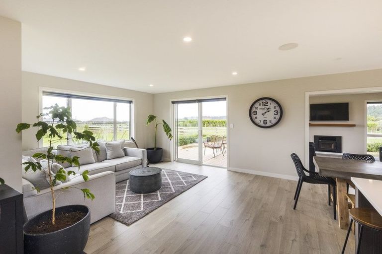 Photo of property in 20 Highland View Drive, Tokomaru, Palmerston North, 4474