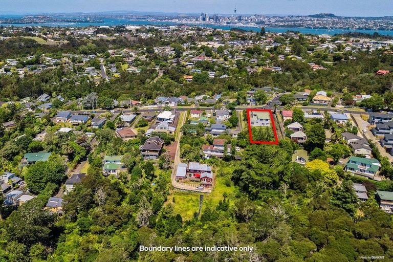 Photo of property in 76 Verran Road, Birkdale, Auckland, 0626