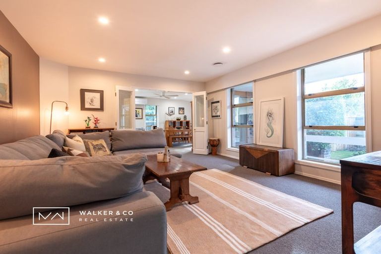 Photo of property in 2/54 Heretaunga Square, Silverstream, Upper Hutt, 5019