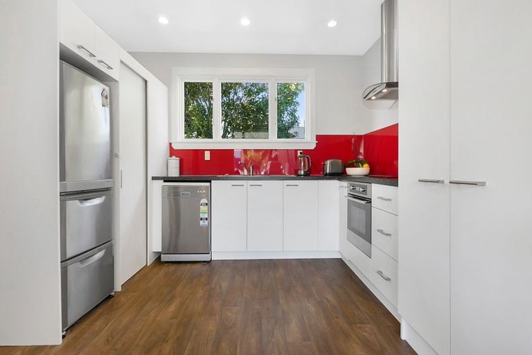 Photo of property in 1/103 Prestons Road, Redwood, Christchurch, 8051