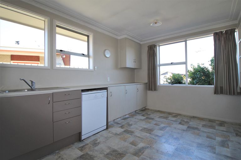 Photo of property in 8 Campbell Street, Alexandra, 9320