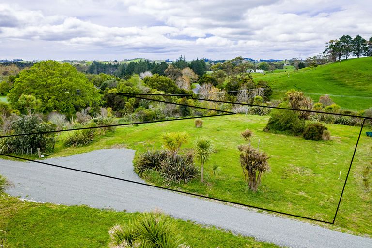 Photo of property in 126 Oneriri Road, Kaiwaka, 0573