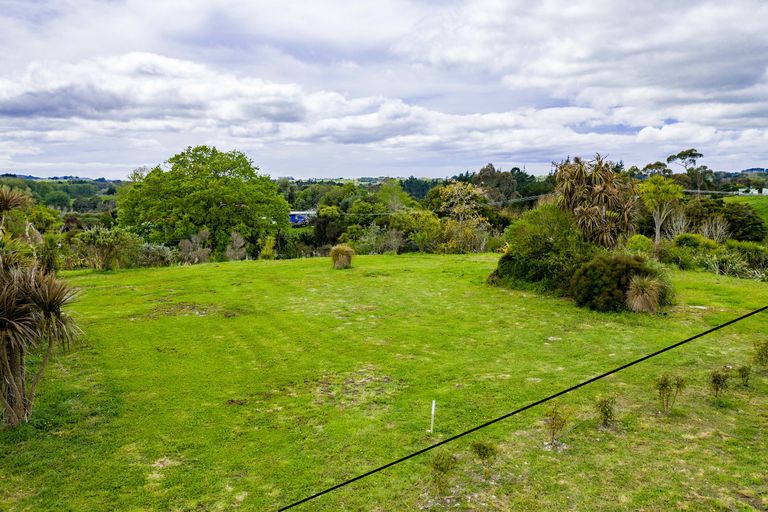 Photo of property in 126 Oneriri Road, Kaiwaka, 0573