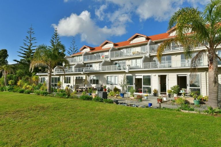 Photo of property in Santa Rosa, 2/340 Gulf Harbour Drive, Gulf Harbour, Whangaparaoa, 0930