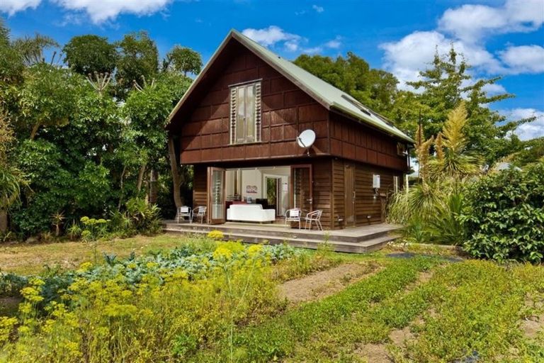 Photo of property in 166a Rimmer Road, Helensville, 0875