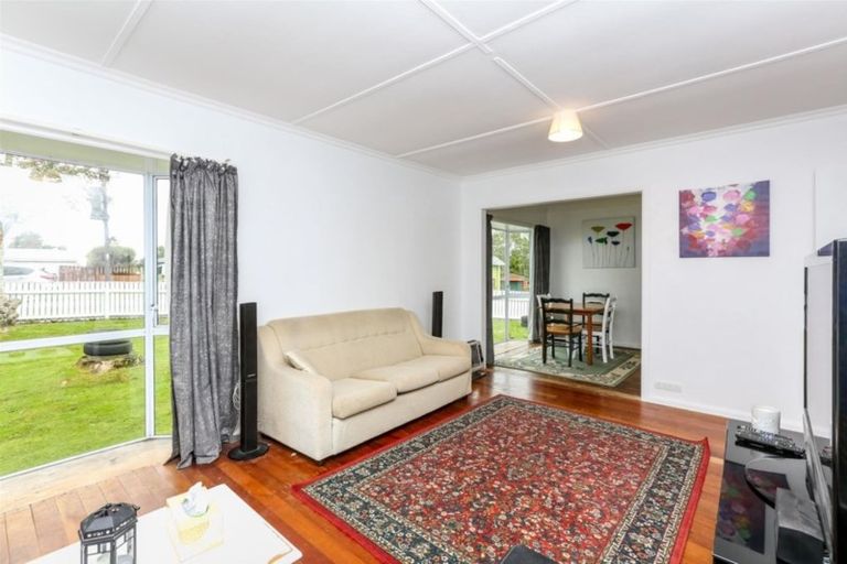 Photo of property in 43 Woodleigh Street, Frankleigh Park, New Plymouth, 4310