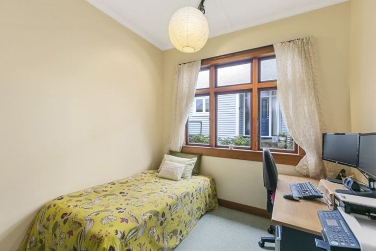 Photo of property in 16 Chatham Street, Berhampore, Wellington, 6023