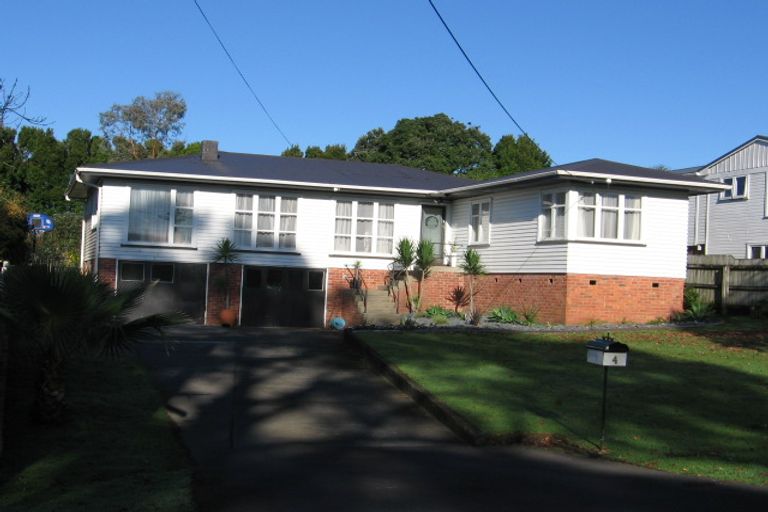 Photo of property in 4 Bridge Avenue, Te Atatu South, Auckland, 0610