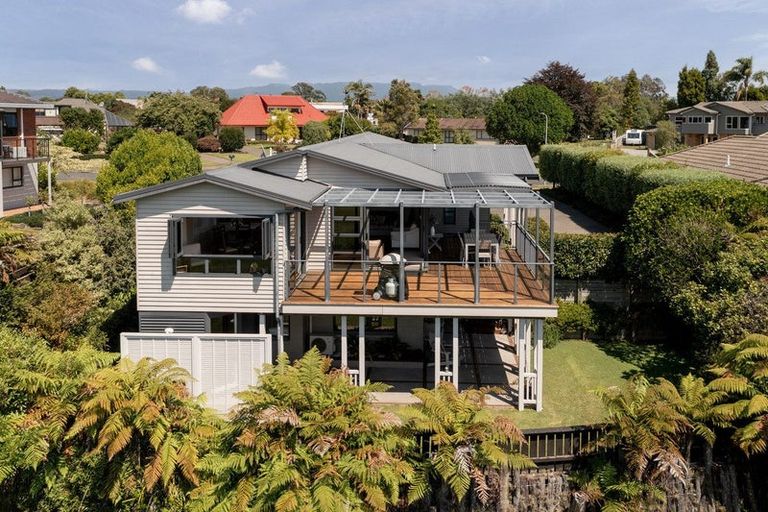Photo of property in 46 Links View Drive, Omokoroa, 3114