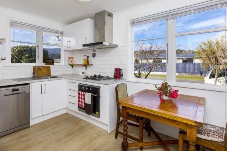 Photo of property in 1/19 Clouston Park Road, Clouston Park, Upper Hutt, 5018