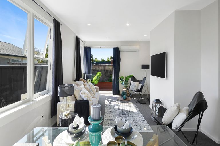 Photo of property in 1/103 Prestons Road, Redwood, Christchurch, 8051