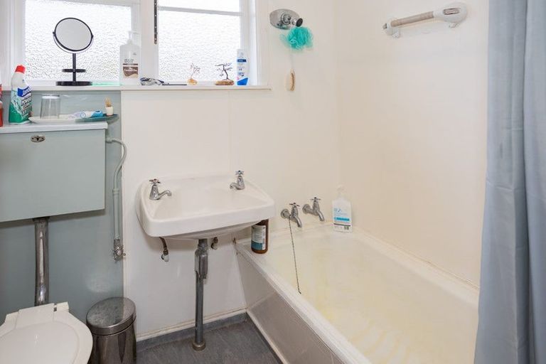 Photo of property in 16-16a Pembroke Street, Oamaru North, Oamaru, 9400