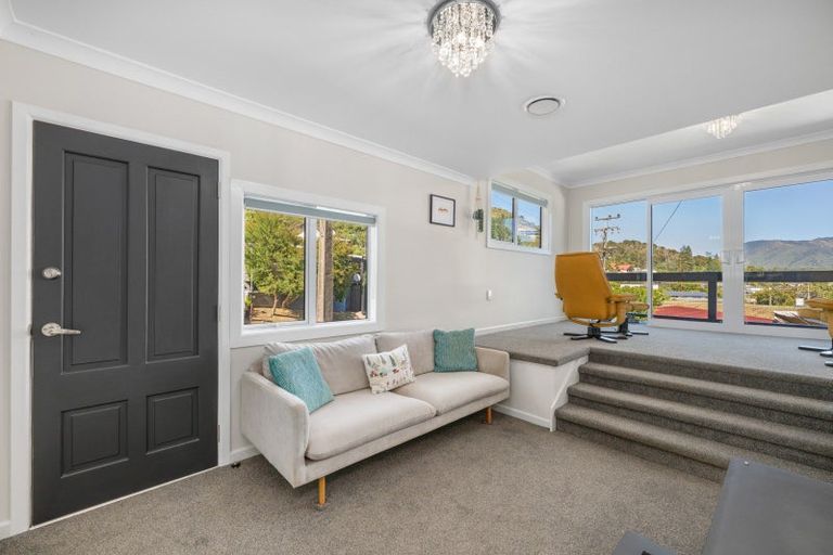 Photo of property in 12 Arthur Crescent, Waikawa, Picton, 7220