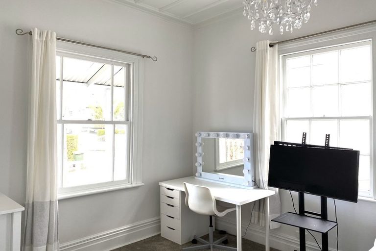 Photo of property in 19 St Aubyn Street, Devonport, Auckland, 0624