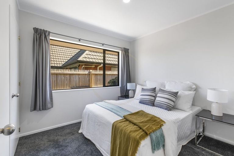 Photo of property in 19 Old Park Place, Takanini, 2112