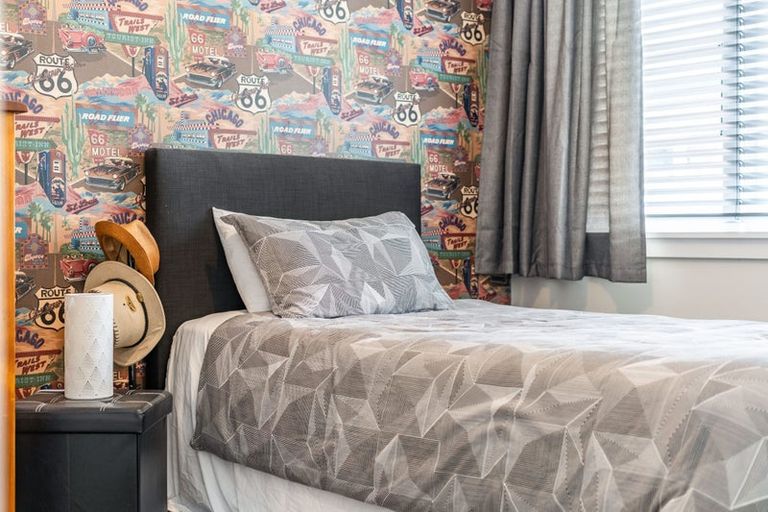 Photo of property in 24 Golders Road, Elderslea, Upper Hutt, 5018