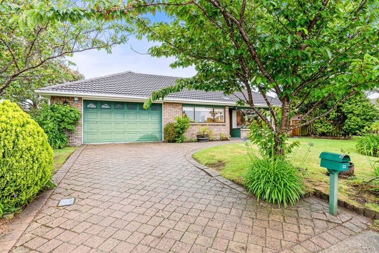Photo of property in 33 Chilton Drive, Paraparaumu, 5032