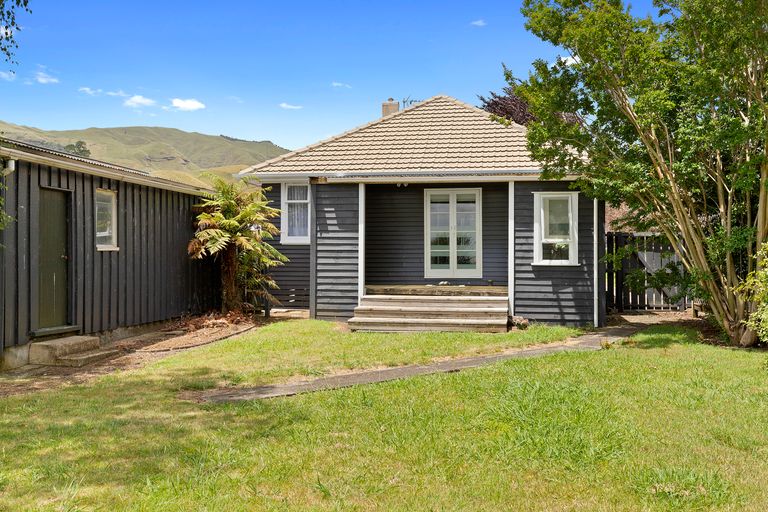 Photo of property in 96 Thames Road, Paeroa, 3600