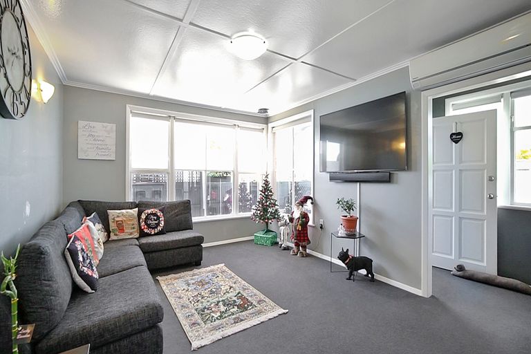 Photo of property in 96 Thames Road, Paeroa, 3600