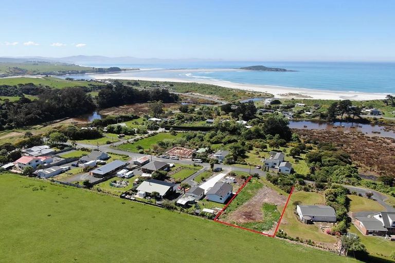 Photo of property in 18a Frances Street, Taieri Beach, Taieri Mouth, 9091