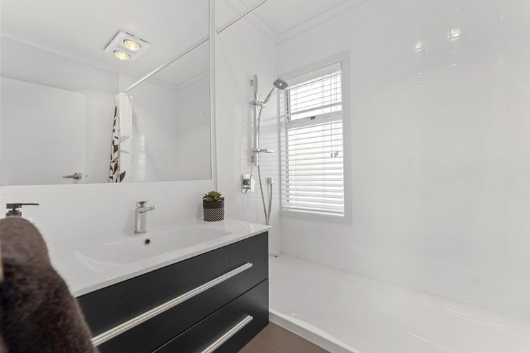 Photo of property in 19c Kenmore Street, Westown, New Plymouth, 4310