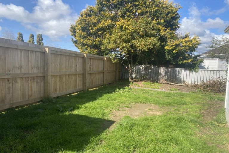 Photo of property in 1/9 Vina Place, Massey, Auckland, 0614